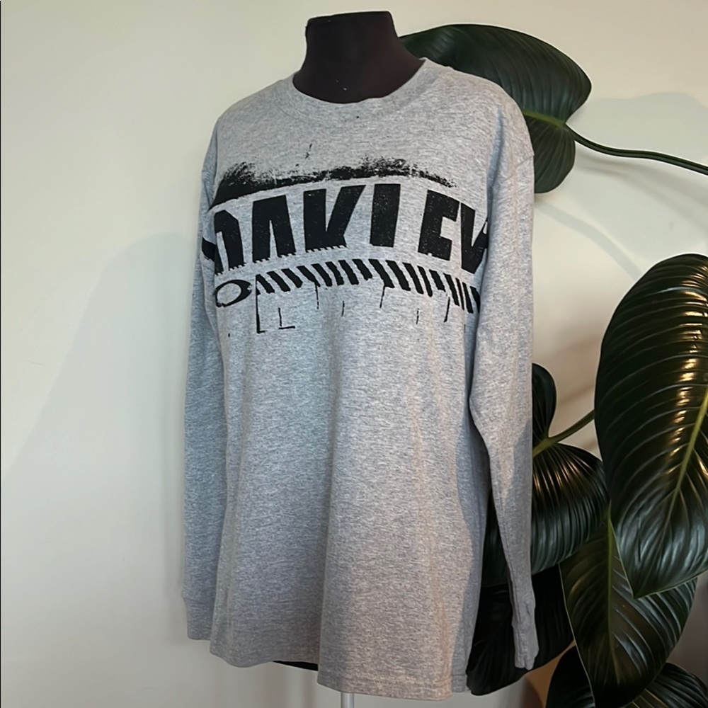 VTG Oakley grey long sleeve shirt